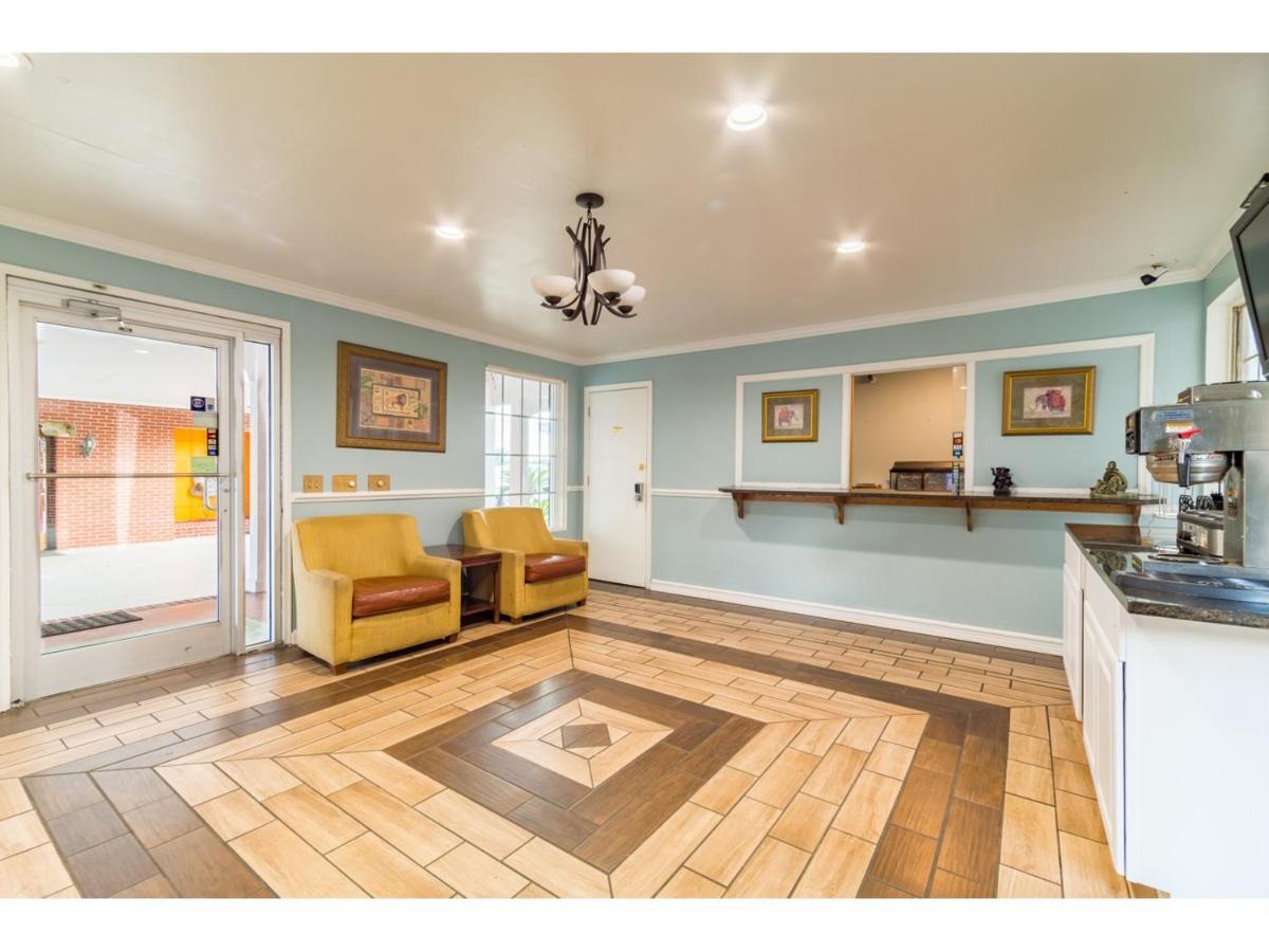 Winton Inn & Suites Barnwell 外观 照片